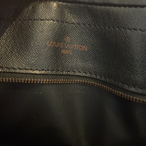 Authentic Louis Vuitton Epi briefcase - Picture 9 of 11